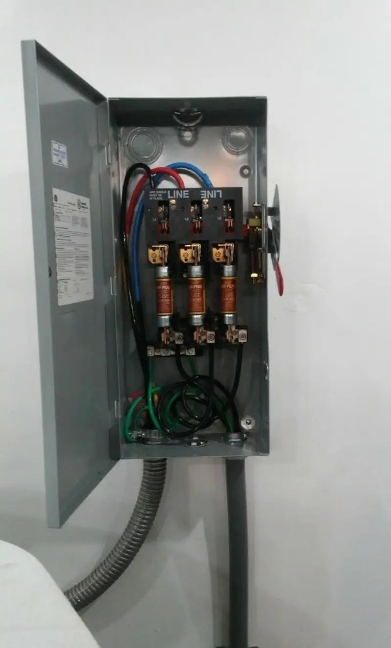 Three-phase disconnect switch installed for Smoke Detector Installation in Missouri City
