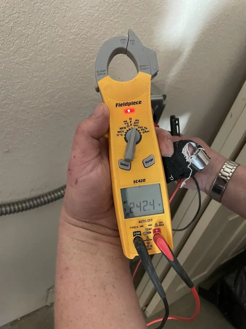 Voltage testing with clamp meter during Aluminum Wiring Replacement in Missouri City
